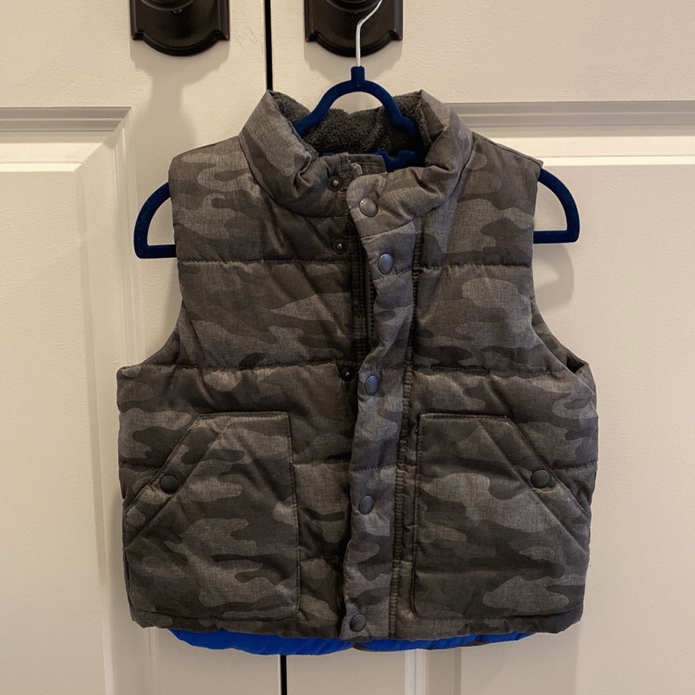 2yr Gap puffer vest